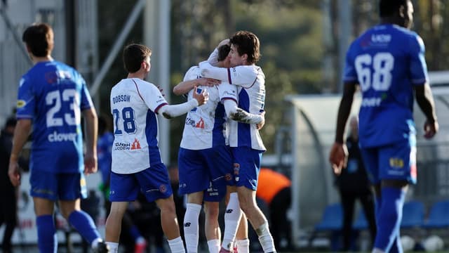 Jets fight off semi-pros Avondale to reach Cup final