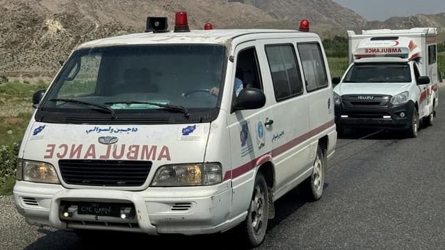 Afghanistan quake kills 800, at least 2500 injured