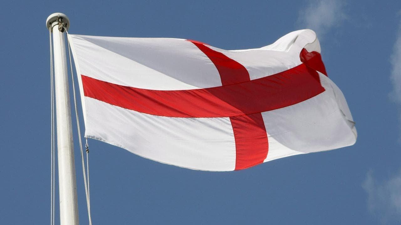 Fake Daily Mail article about potential flag ban spreads online