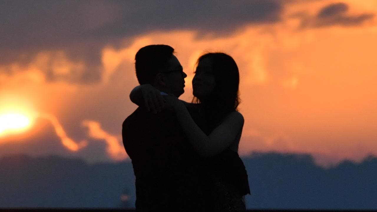 Dil-don't share your data with an online sex toy server