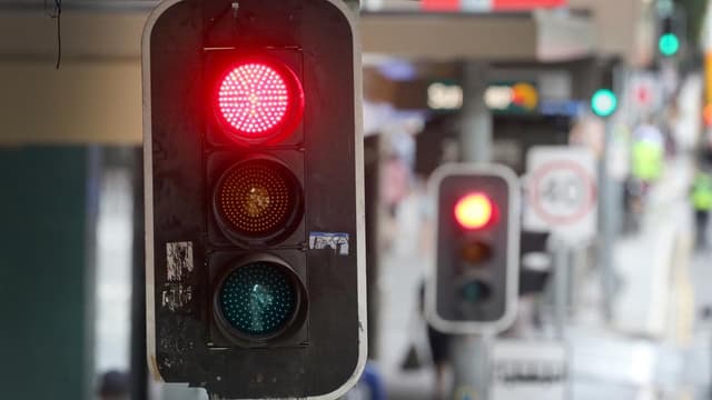 Seeing red: push for road rule change sparks backlash