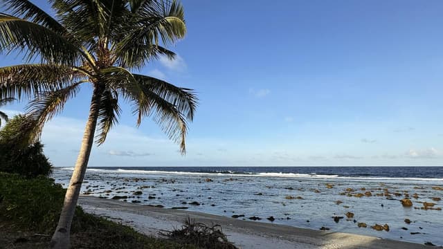 'Exploitation': Australia criticised over Nauru deal