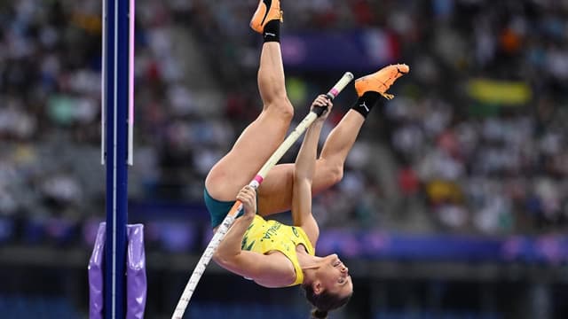 Injury forces pole vault star Kennedy out of worlds