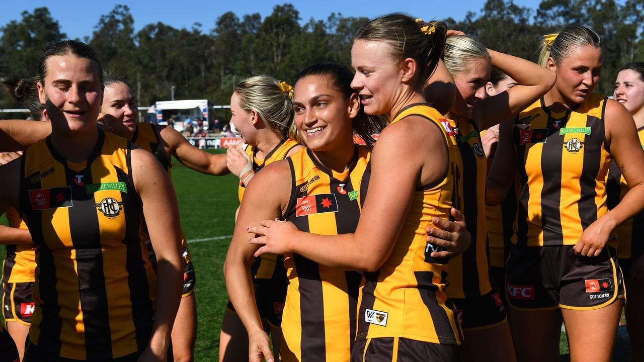 Hawks star bounces back to form as Saints outclassed