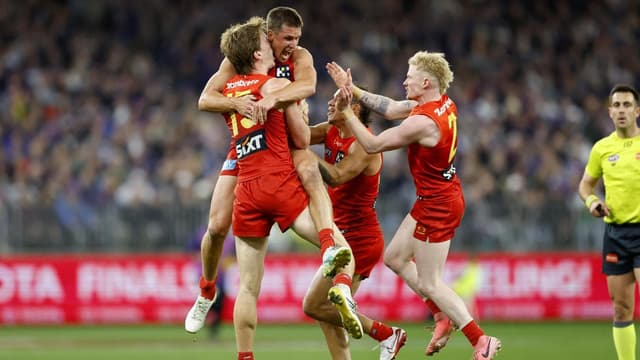 Hard to Swallow: Dockers sunk late by Suns in thriller