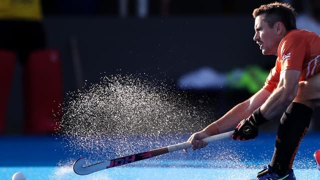 Kookaburras lift Oceania Cup but Hockeyroos miss out