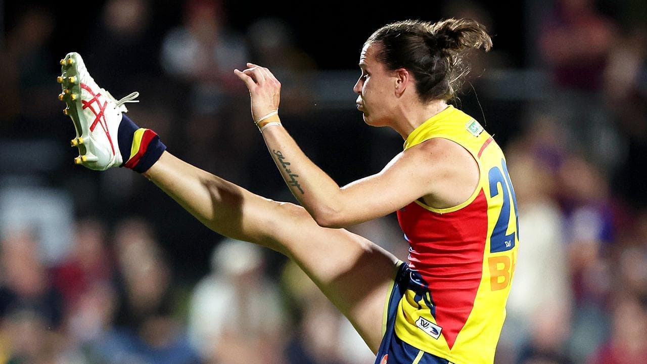 Crows re-sign 'heart and soul' AFLW star until 2027