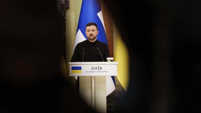 Zelenskiy discusses joint arms production with US envoy