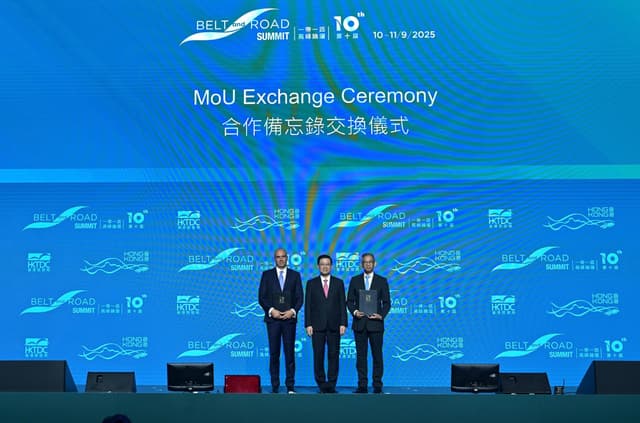 Independent Commission Against Corruption (ICAC) exchanges MoU with Hungarian Integrity Authority at B&R Summit to strengthen anti-corruption cooperation