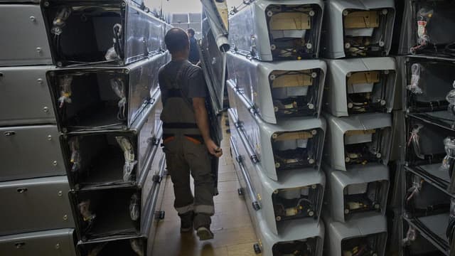 Ukraine attacks major Russian refinery in drone assault