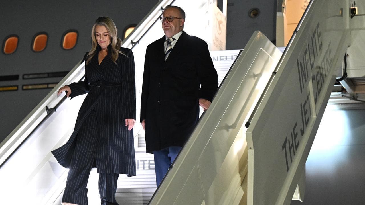 Gaza, subs top of PM's agenda after touching down in UK