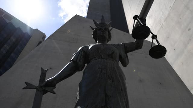 Man on life sentence for stabbing murder wins appeal