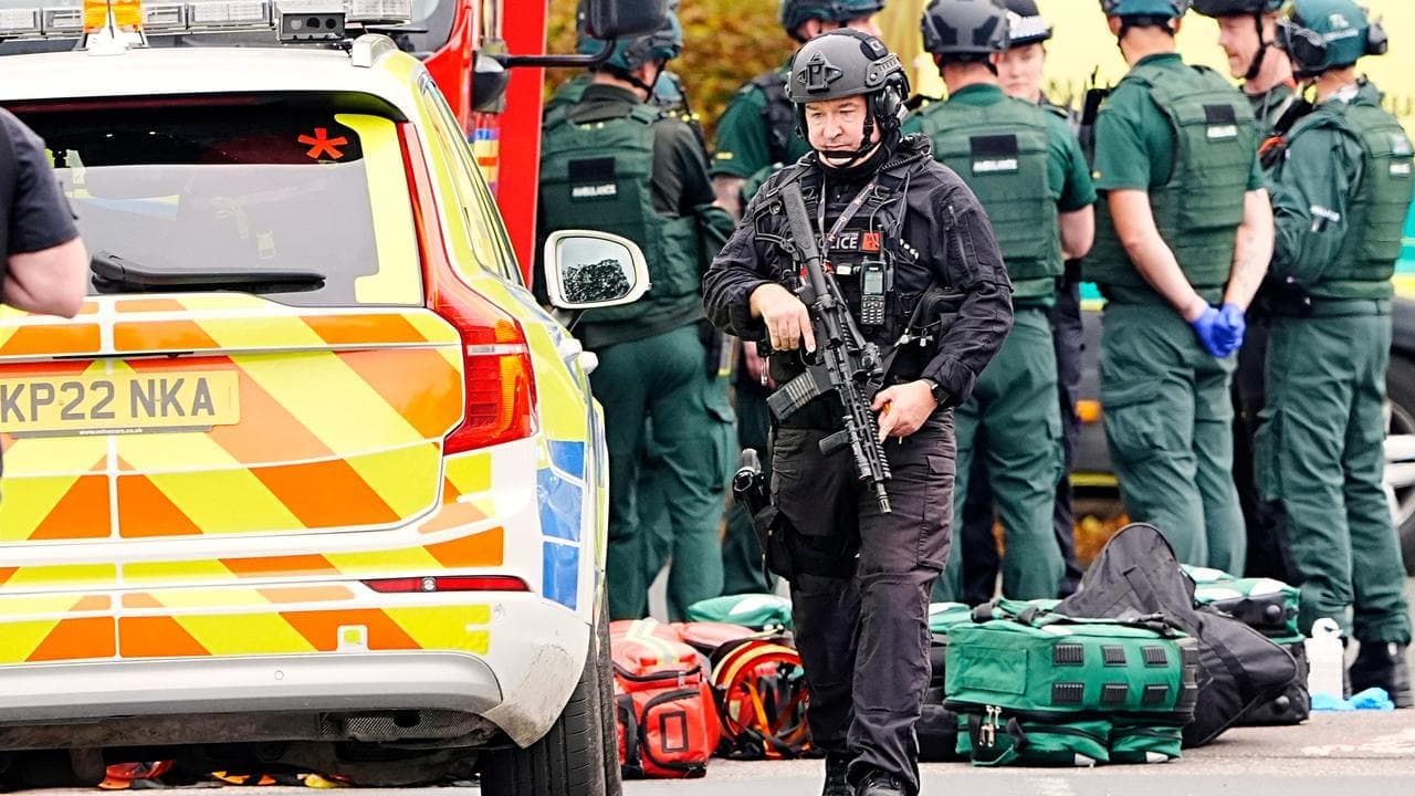 Two dead, suspect shot in attack near UK synagogue