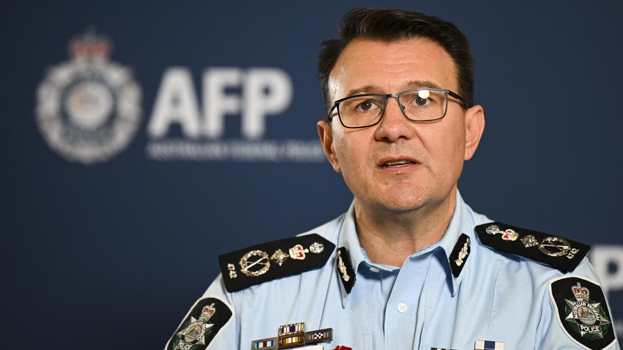 Top cop's retirement march after 40 years of service