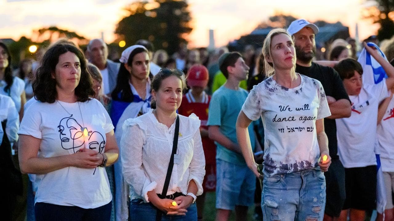'No words': vigils mourn Israeli and Palestinian dead