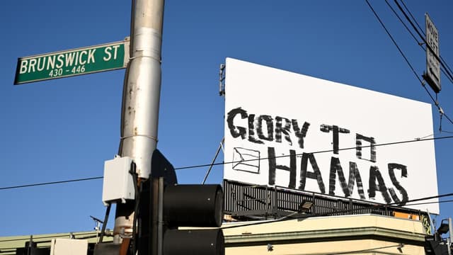 Investigation into 'terrorist propaganda' graffiti