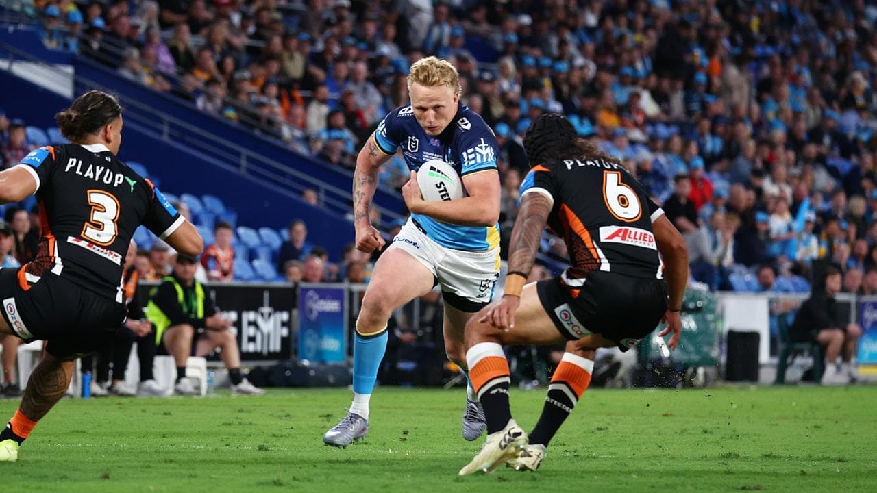 Code-hopping Titans star might bounce back to rugby