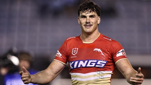 Farnworth re-signs with Dolphins, off Bears' radar