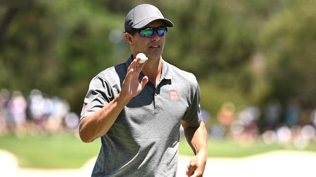 Scott runs hot, putter cold, while hunting PGA Tour win