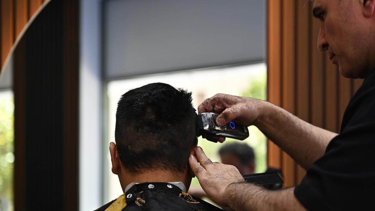 Shaving red tape, inflation key to economic growth