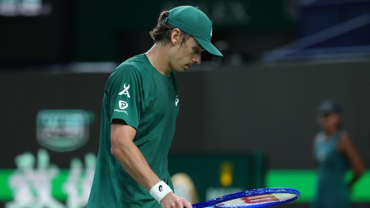 De Minaur bows to rejuvenated Medvedev in Shanghai