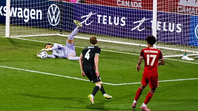 Izzo makes case to dislodge Roos skipper at World Cup