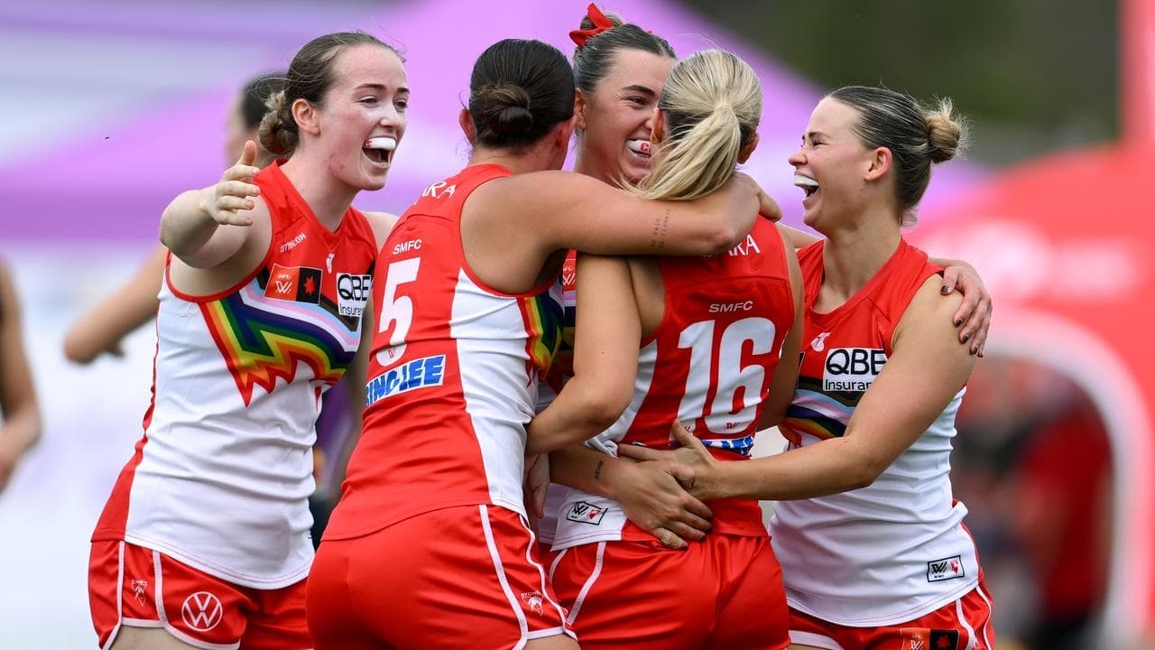 Swans beat Blues easily, return to AFLW top eight