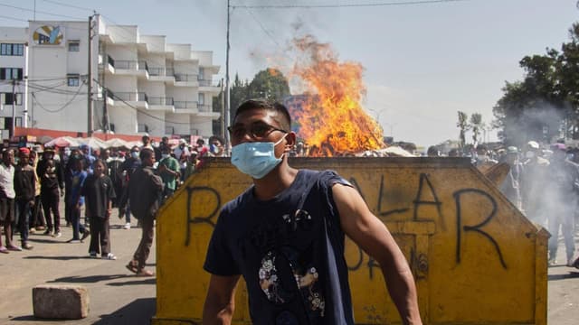 Madagascar crisis deepens as leader moves on parliament