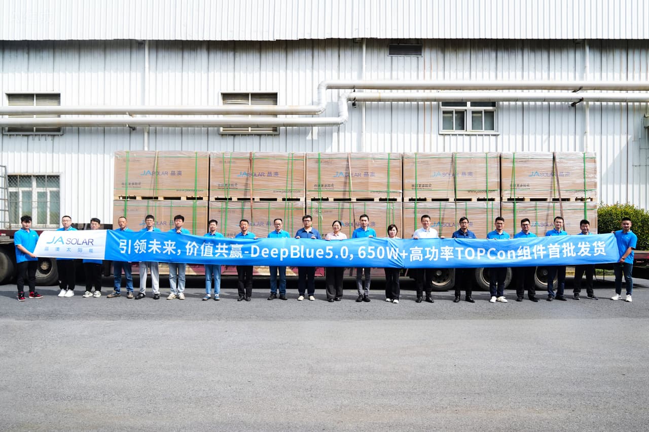 JA Solar Delivers First Batch of 650W DeepBlue 5.0 High-Efficiency n-Type Modules