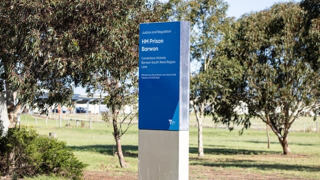 Gangland boss's case delayed after alleged discovery