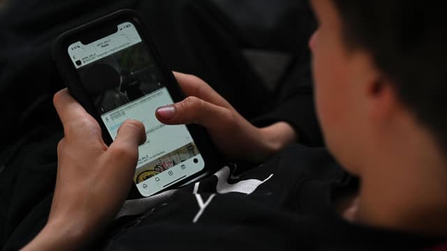 School screen-time limit hailed as device cost queried