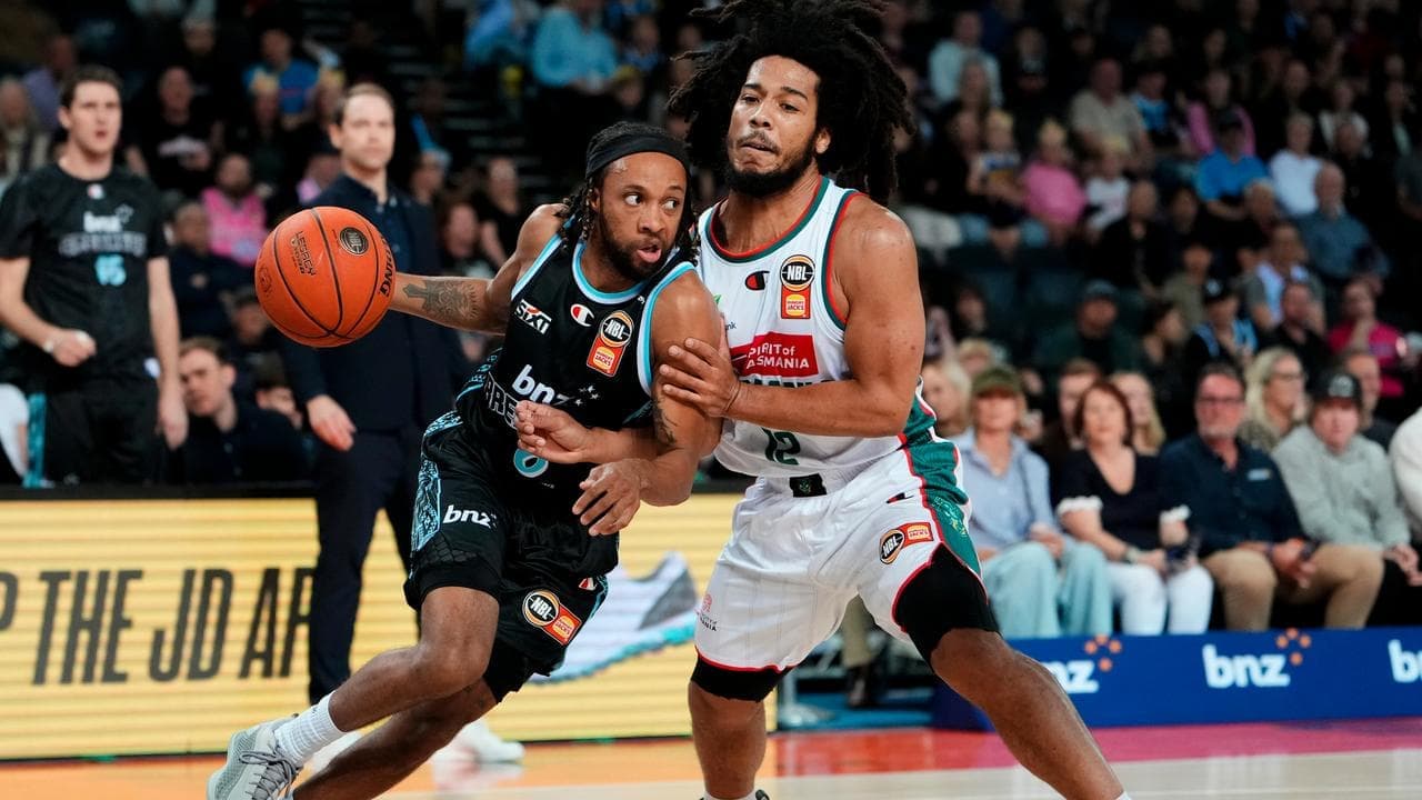Cellar-dwelling Breakers upset JackJumpers in NBL