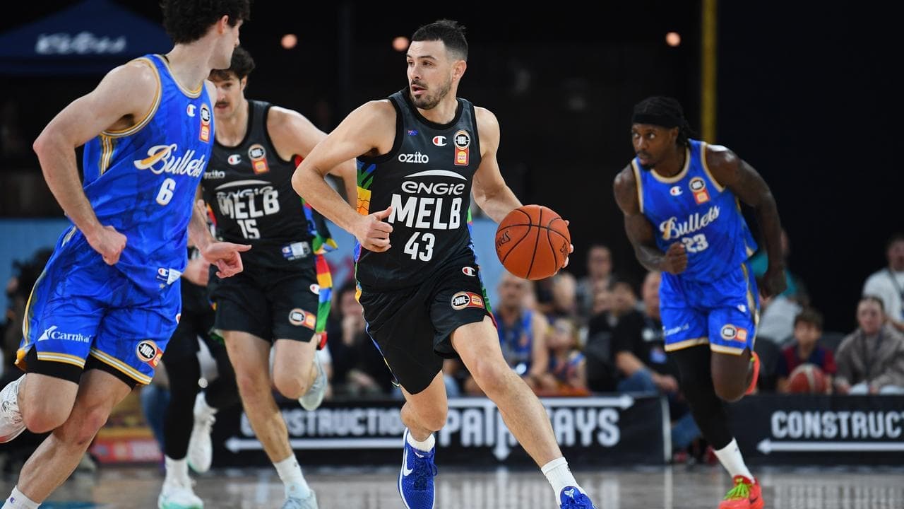 United hold out Bullets after late Adams heroics