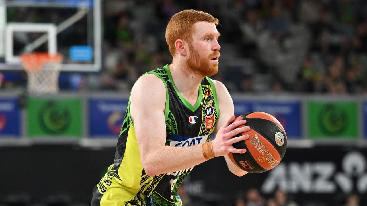 Phoenix trounce reigning NBL champs by 40 points
