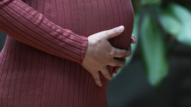 Monash IVF strips former execs of bonuses after mix-ups