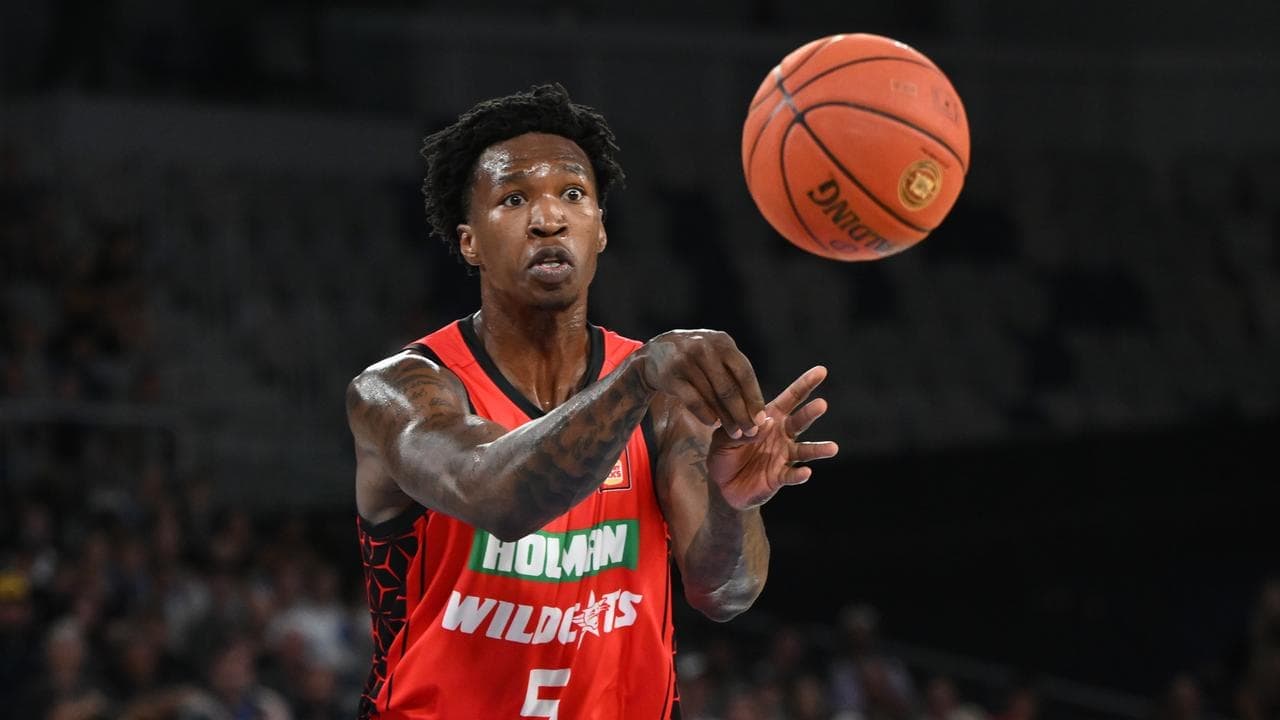 Perth Wildcats hit back to wallop Snakes in Cairns