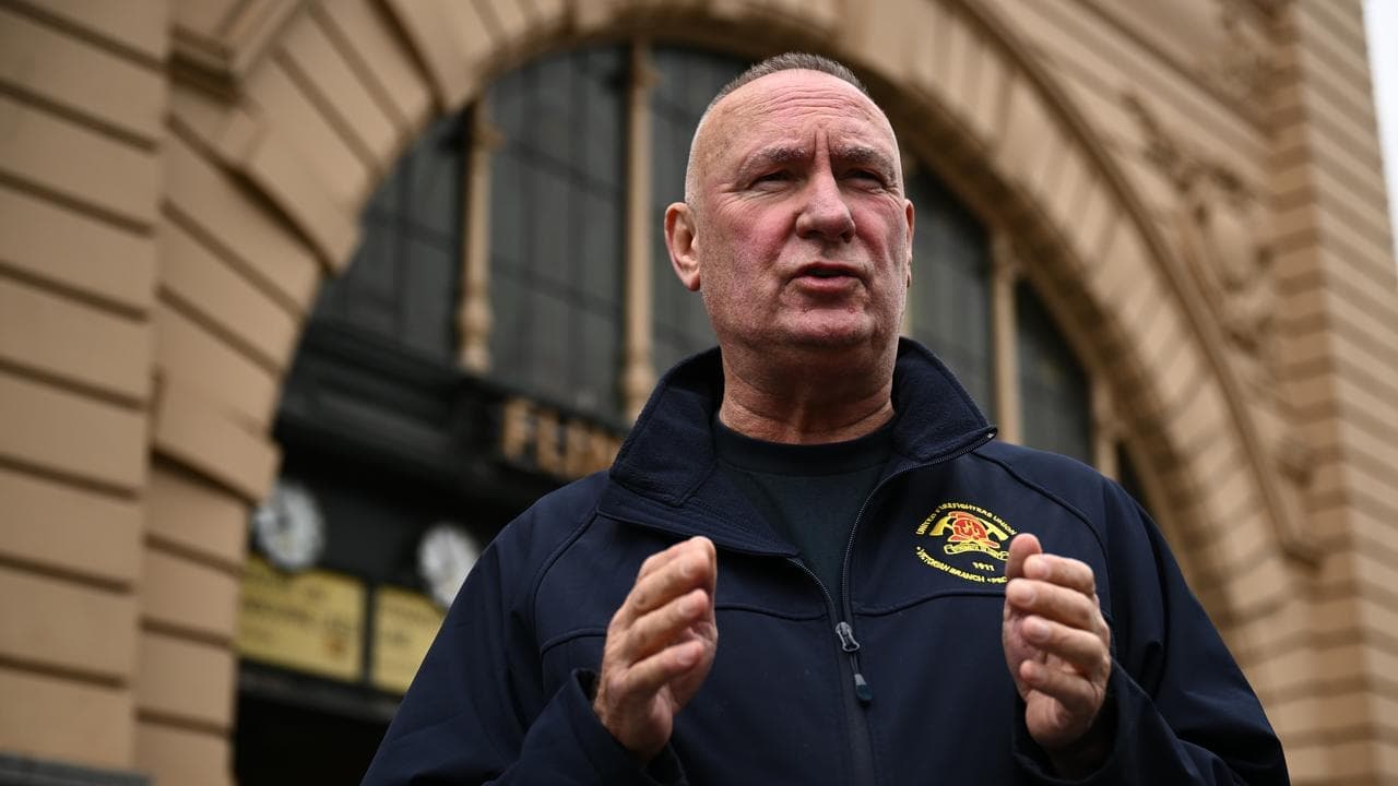 Union wants fire chief gone, criticises award