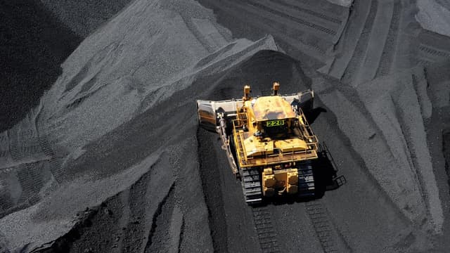 Liberal premier eyes minerals on election anniversary