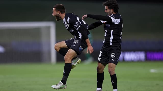 Bulls shake off illness to claim ALM win over Reds