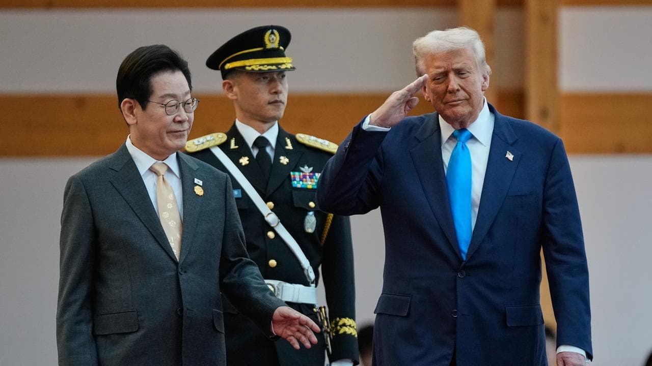 Trump touts Korean, China deals on last Asia tour stop