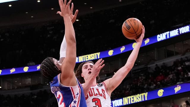 Giddey joins NBA legend as Bulls roar to last-gasp win