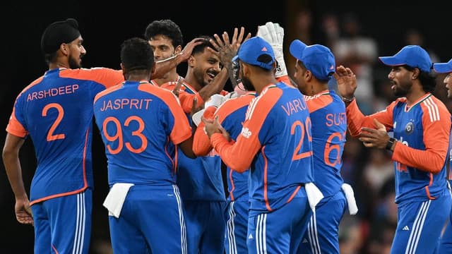 India put Australia in a spin to take 2-1 series lead