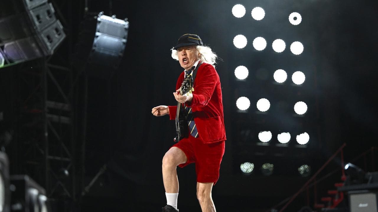 Fans thunderstruck with powerful AC/DC performance
