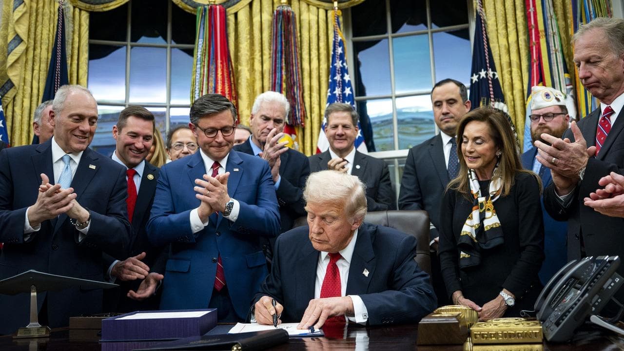 Trump signs deal to end longest US govt shutdown