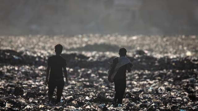 Hamas reasserts Gaza control, post-war talks grind on