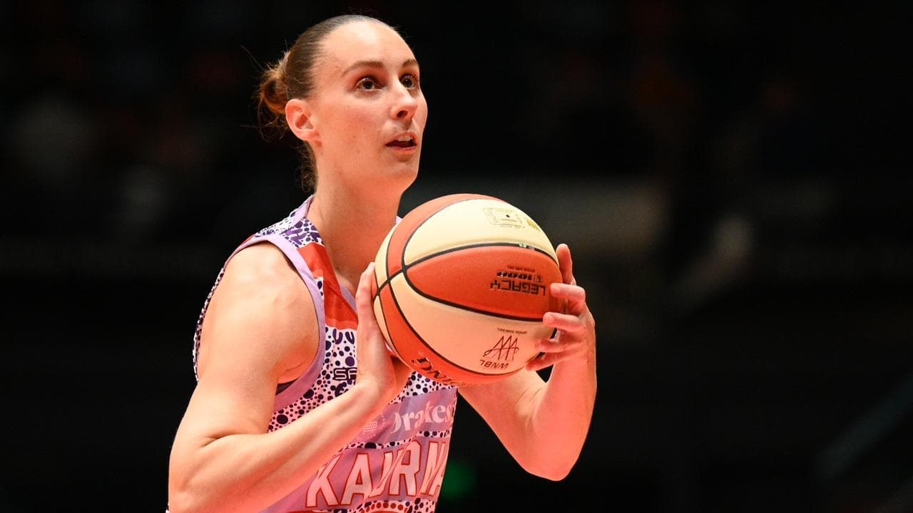 Lightning numb Venom in dramatic overtime win