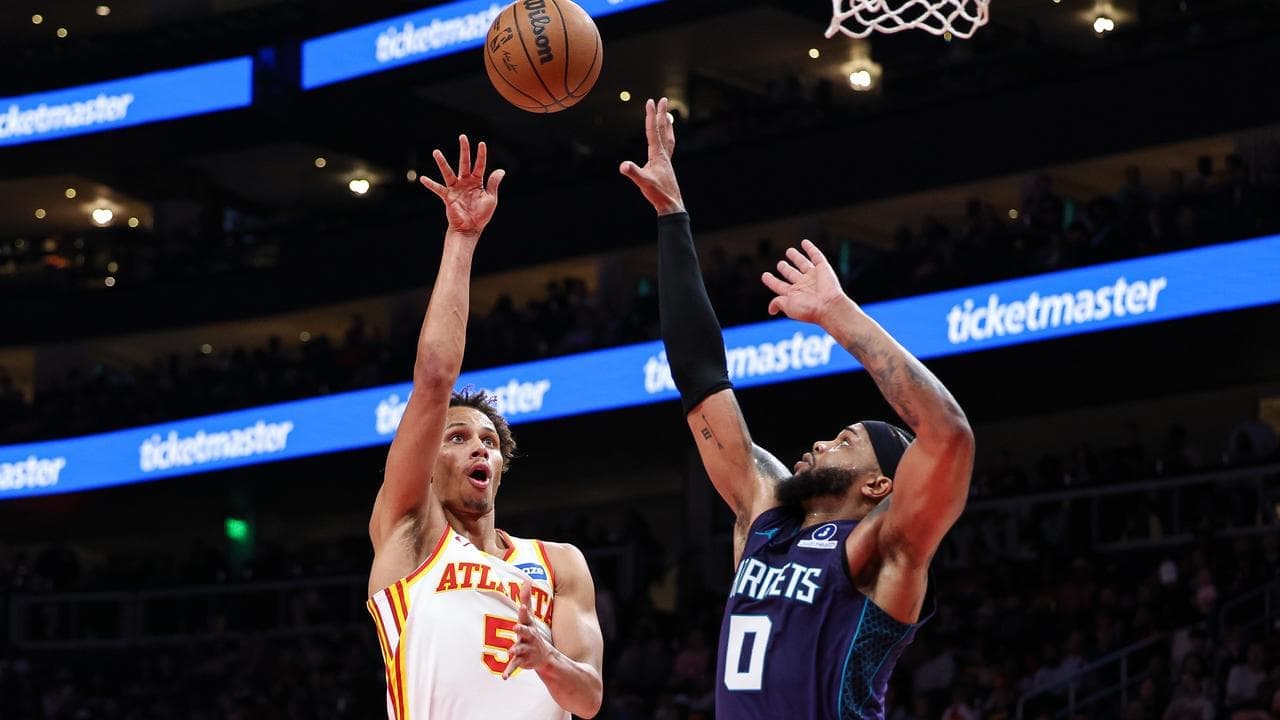 Aussie Daniels has season-high points in Hawks win