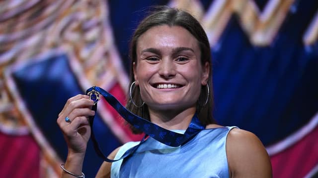 Kangaroos star Ash Riddell wins AFLW best-and-fairest