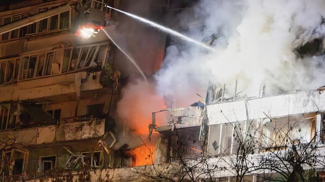 US, Russia hold peace talks as missiles pound Kyiv