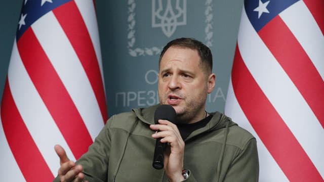 Ukraine peace negotiator quits after anti-graft raid